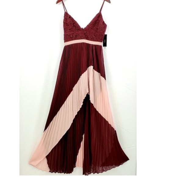 Lulu's Dresses & Skirts - NWT Lulus Lace Front Maxi Dress. Lulu's Dresses & Skirts - NWT Lulus Lace Front Maxi Dress.